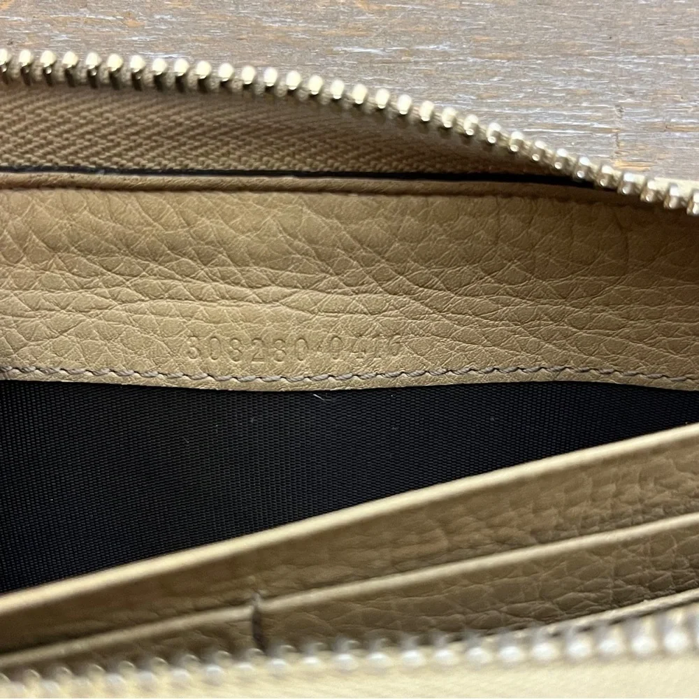 Gucci Soho Beige Leather Zip Around Wallet Tassel Logo Authentic 308364 Gifting - Picture 5 of 16